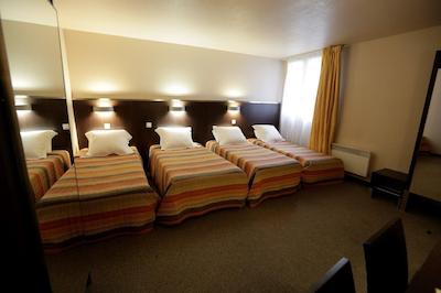 Ha Tel Au Petit Caporal