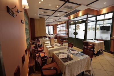 Ha Tel Au Petit Caporal