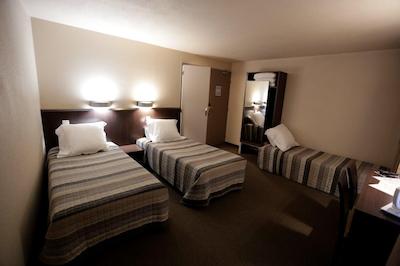 Ha Tel Au Petit Caporal