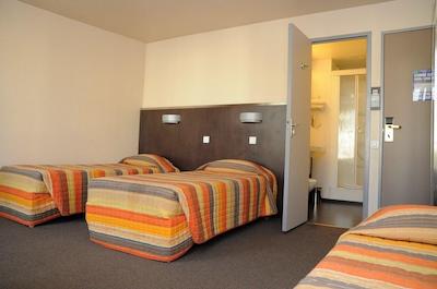 Ha Tel Au Petit Caporal