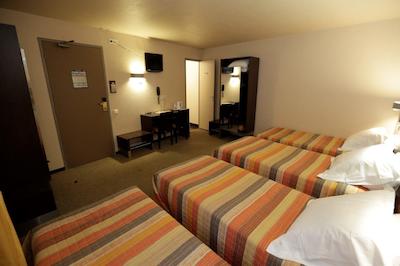 Ha Tel Au Petit Caporal