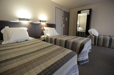 Ha Tel Au Petit Caporal