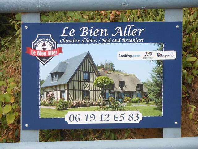 Le Bien Aller In A Shopping District