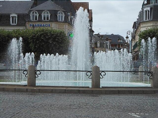 Le Bien Aller In A Shopping District