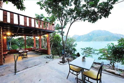 Phuphaya Seaview Resort