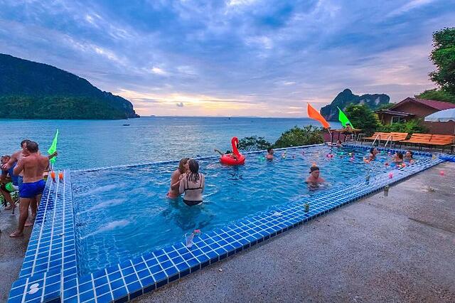 Phuphaya Seaview Resort