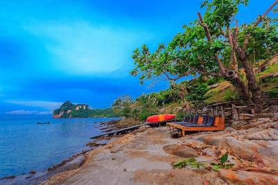 Phuphaya Seaview Resort