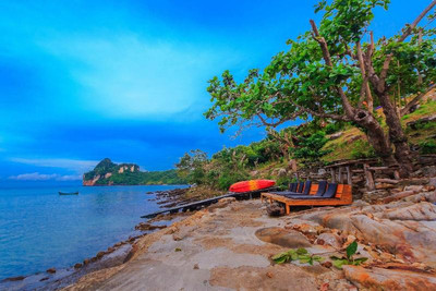 Phuphaya Seaview Resort