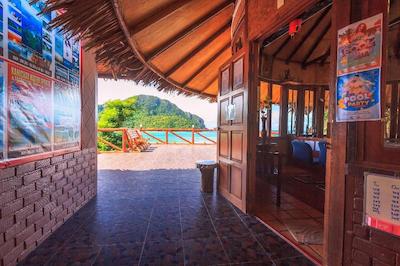 Phuphaya Seaview Resort