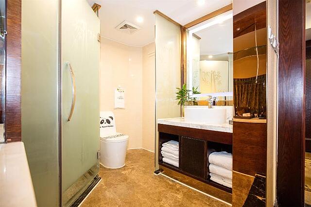 Panda Prince Hotel-South Chengdu Railway Station