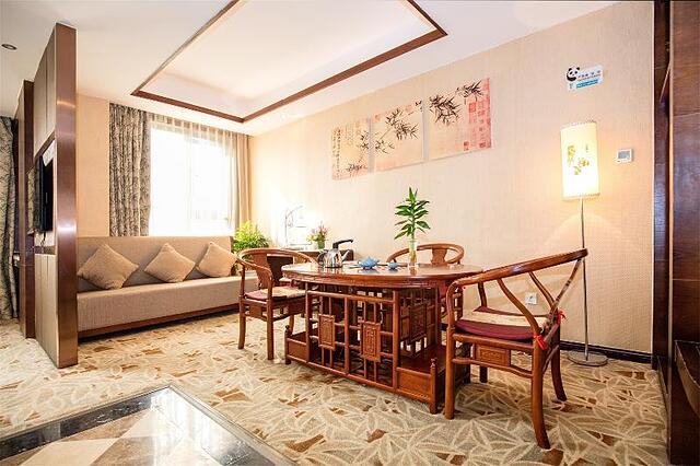 Panda Prince Hotel-South Chengdu Railway Station