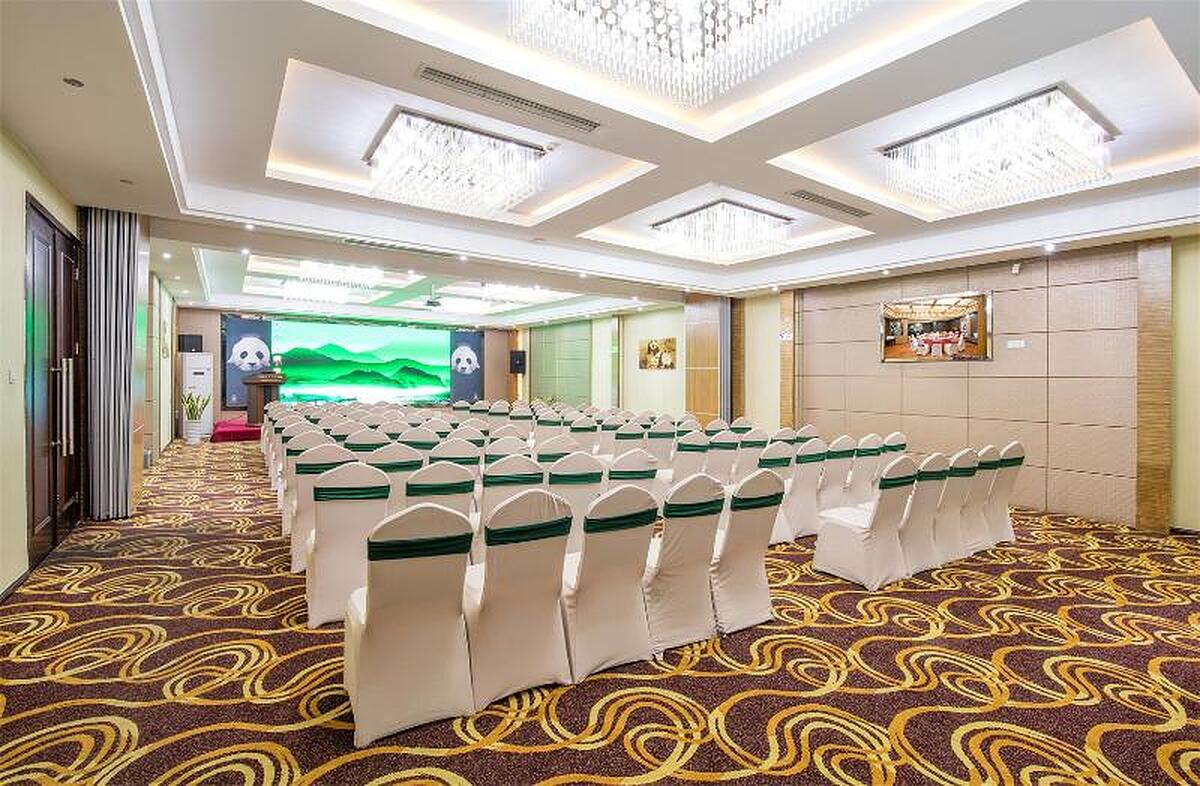 Panda Prince Hotel-South Chengdu Railway Station