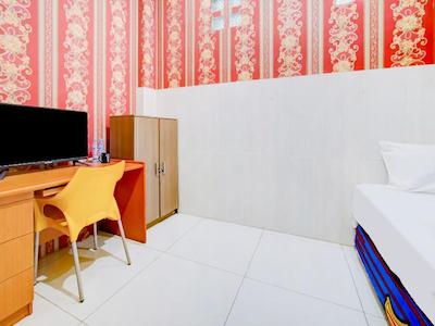 Oyo 3103 Opo Homestay & Kost