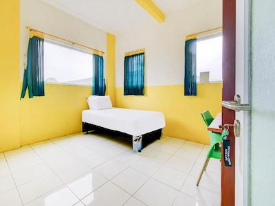 Oyo 3103 Opo Homestay & Kost