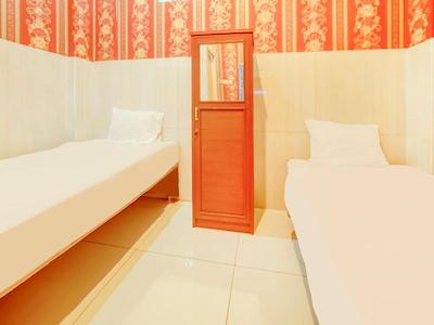 Oyo 3103 Opo Homestay & Kost