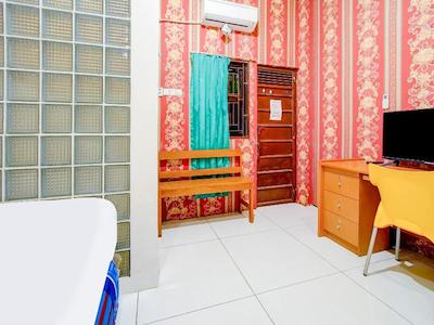 Oyo 3103 Opo Homestay & Kost