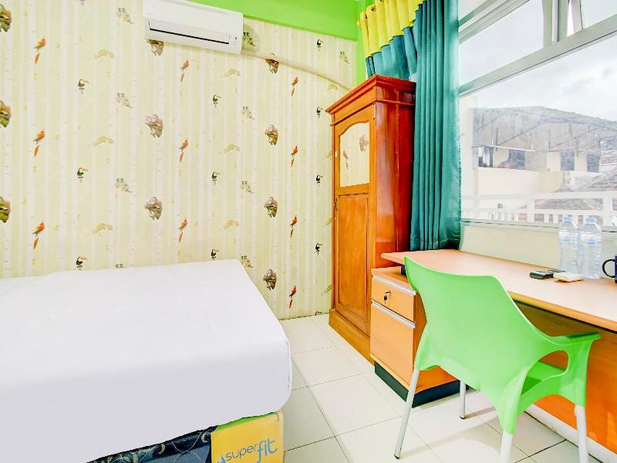 Oyo 3103 Opo Homestay & Kost