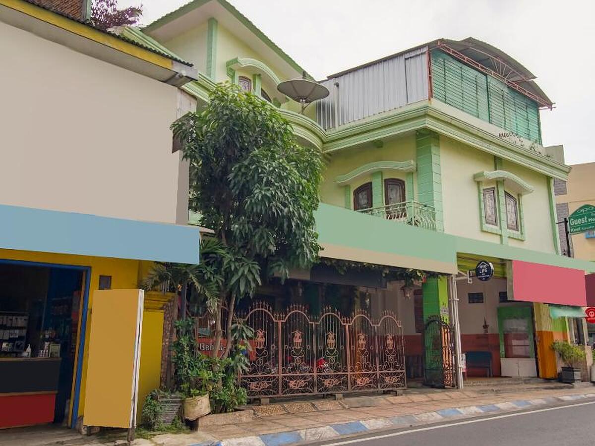 Oyo 3103 Opo Homestay & Kost