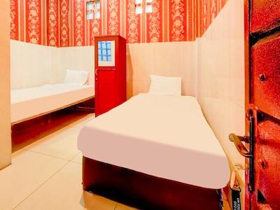 Oyo 3103 Opo Homestay & Kost