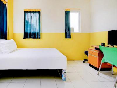Oyo 3103 Opo Homestay & Kost