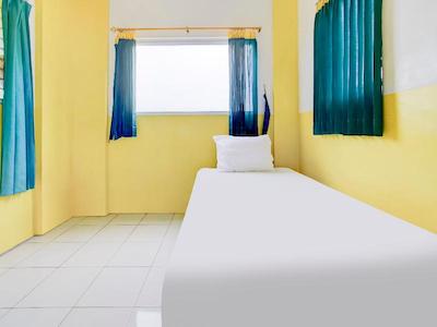 Oyo 3103 Opo Homestay & Kost