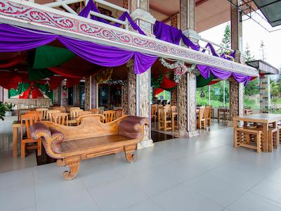 Oyo 2208 Thyesza Hotel