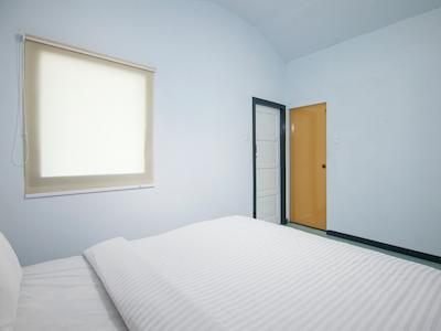 Oyo 2208 Thyesza Hotel