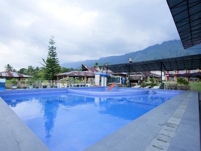 Oyo 2208 Thyesza Hotel