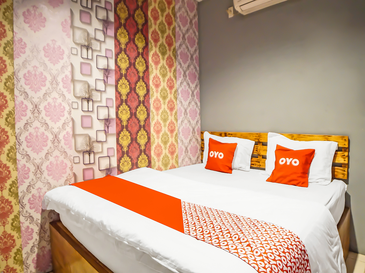 OYO 990 Stadion Residence