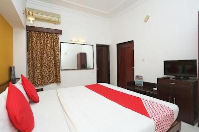 Oyo 2877 Hotel Narayana Palace