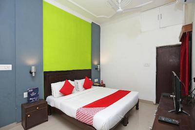 Oyo 2877 Hotel Narayana Palace