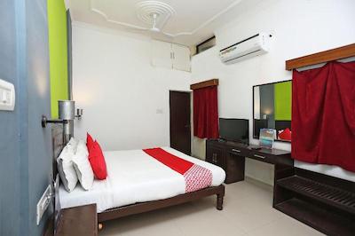 Oyo 2877 Hotel Narayana Palace