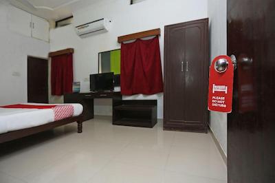 Oyo 2877 Hotel Narayana Palace