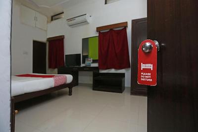 Oyo 2877 Hotel Narayana Palace