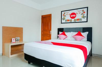 OYO 696 Hasanah Guest House Syariah De Saphire