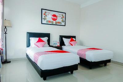 OYO 696 Hasanah Guest House Syariah De Saphire