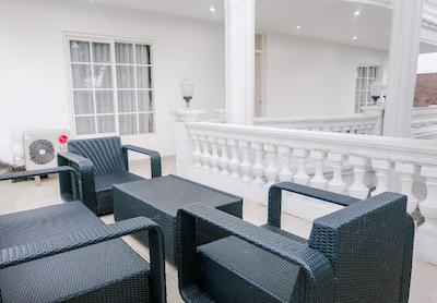 OYO 696 Hasanah Guest House Syariah De Saphire