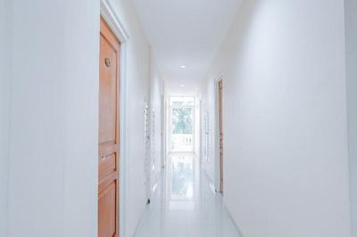 OYO 696 Hasanah Guest House Syariah De Saphire