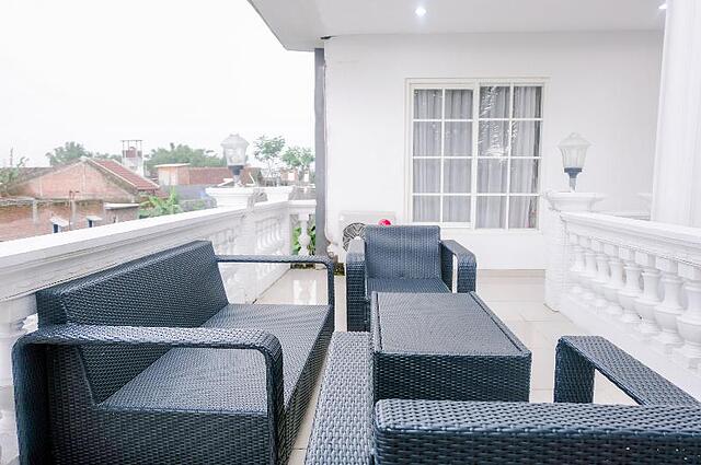 OYO 696 Hasanah Guest House Syariah De Saphire