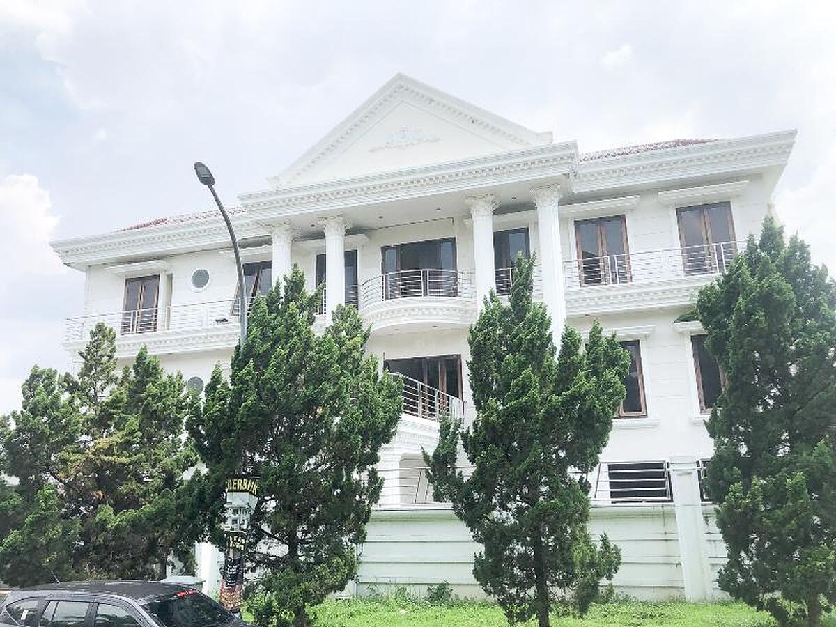 Oyo Life 2698 Kost Blessing