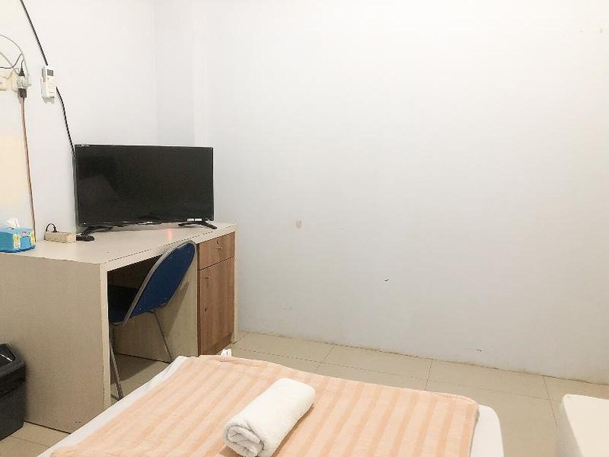 Oyo Life 2698 Kost Blessing