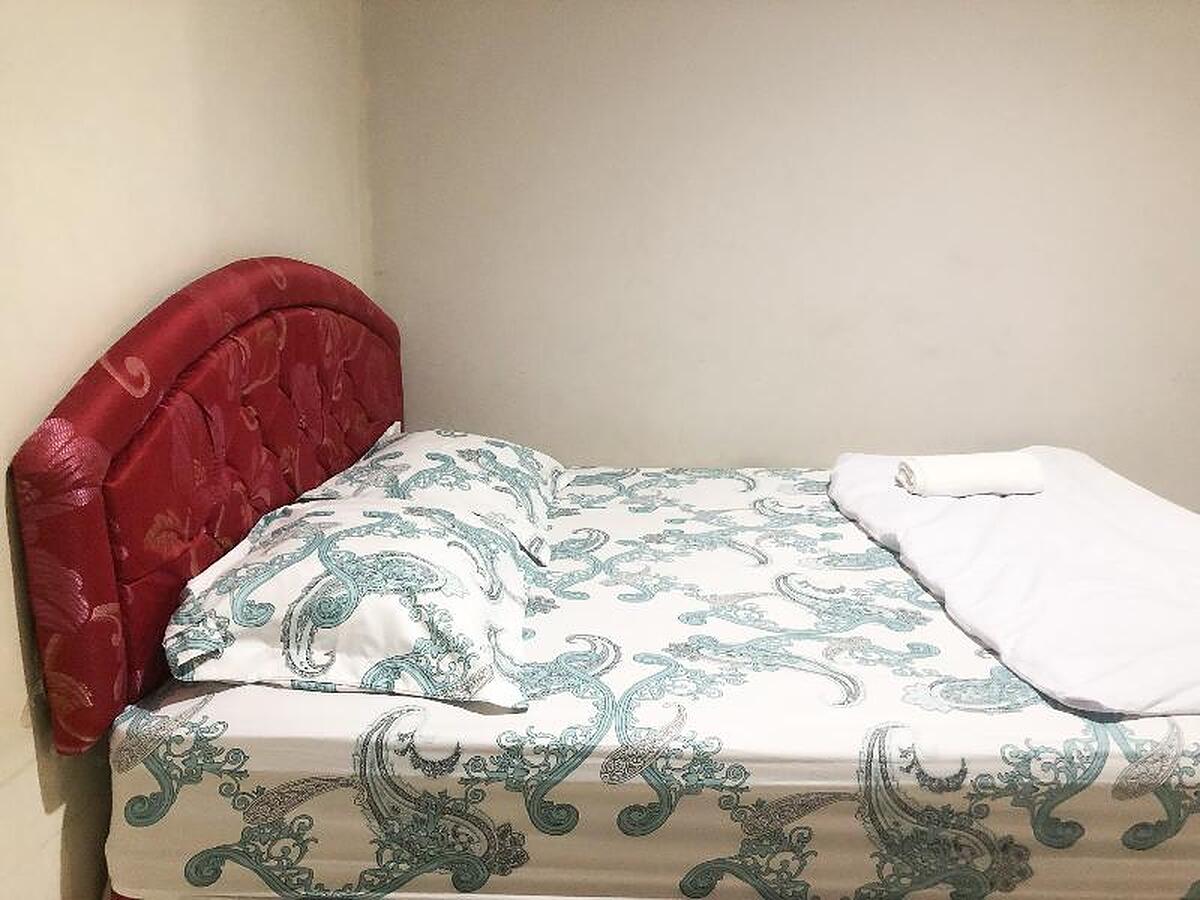Oyo Life 2698 Kost Blessing