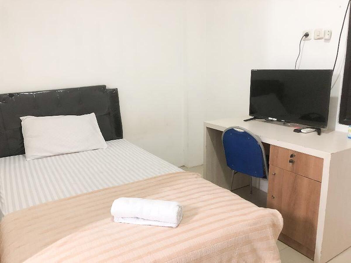 Oyo Life 2698 Kost Blessing