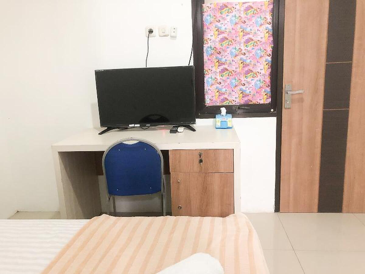 Oyo Life 2698 Kost Blessing