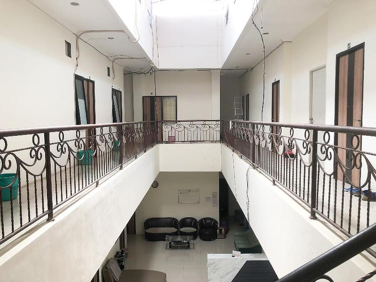 Oyo Life 2698 Kost Blessing