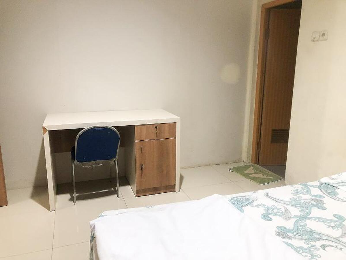 Oyo Life 2698 Kost Blessing