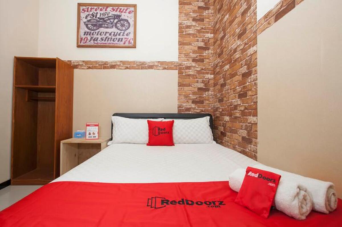 RedDoorz near Stasiun Kota Baru Malang