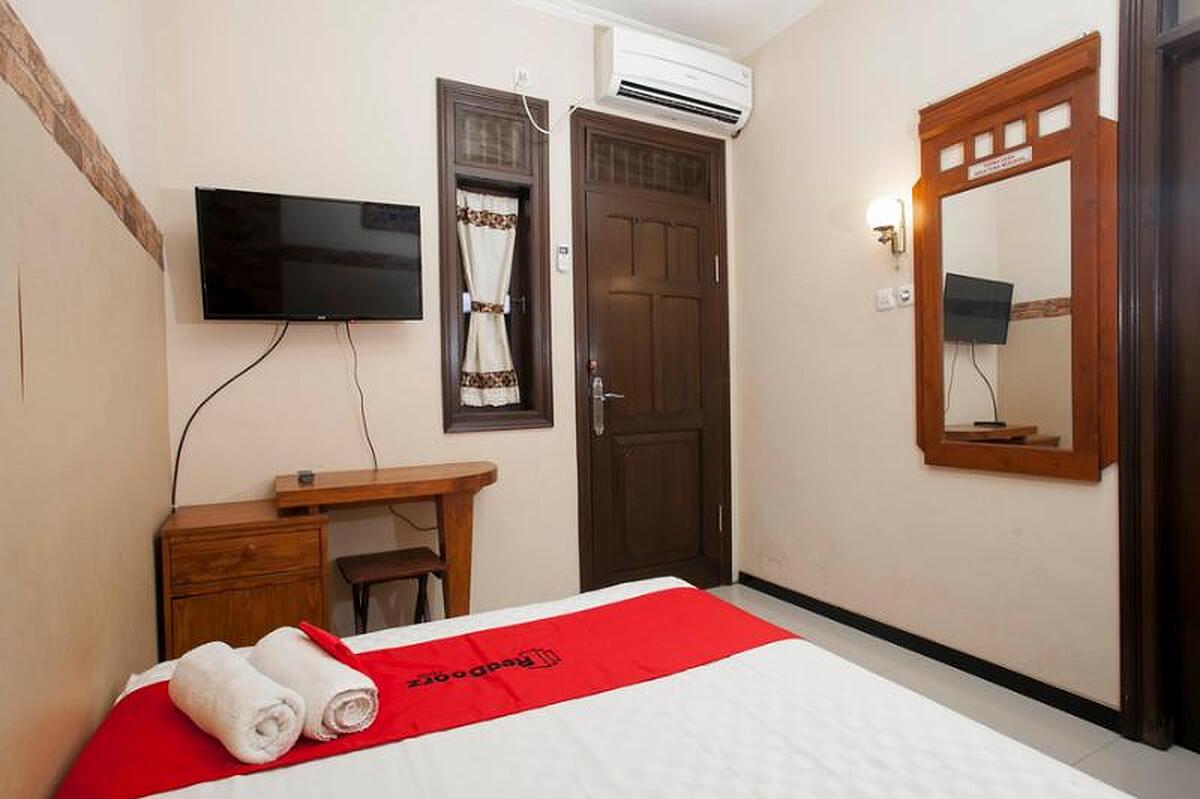 RedDoorz near Stasiun Kota Baru Malang