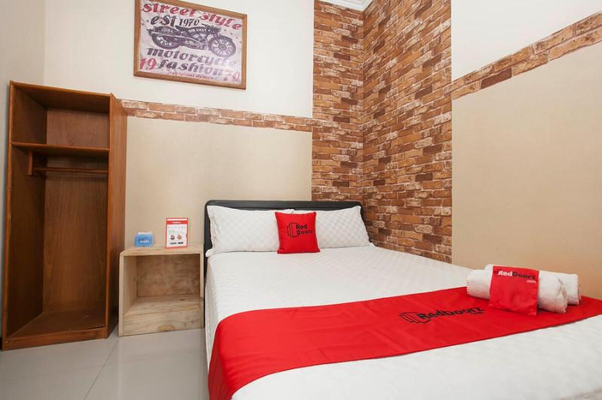 RedDoorz near Stasiun Kota Baru Malang
