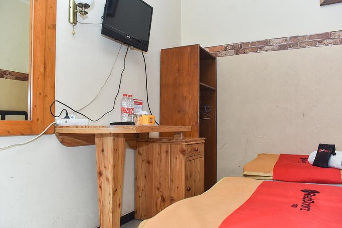 RedDoorz near Stasiun Kota Baru Malang